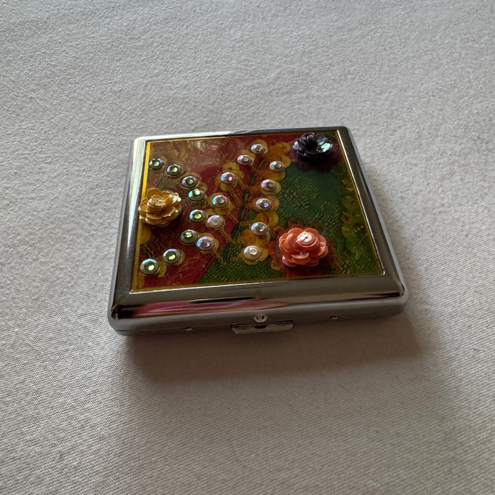 Vintage Floral Sequin Metal Cigarette Case Business Card Holder Silver Tone - Picture 5 of 6